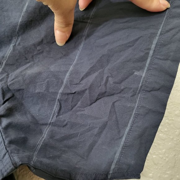 Men's Travis Matthew Button Front Subtle Stripe Navy Blue Short Sleeves Shirt - Picture 9 of 9